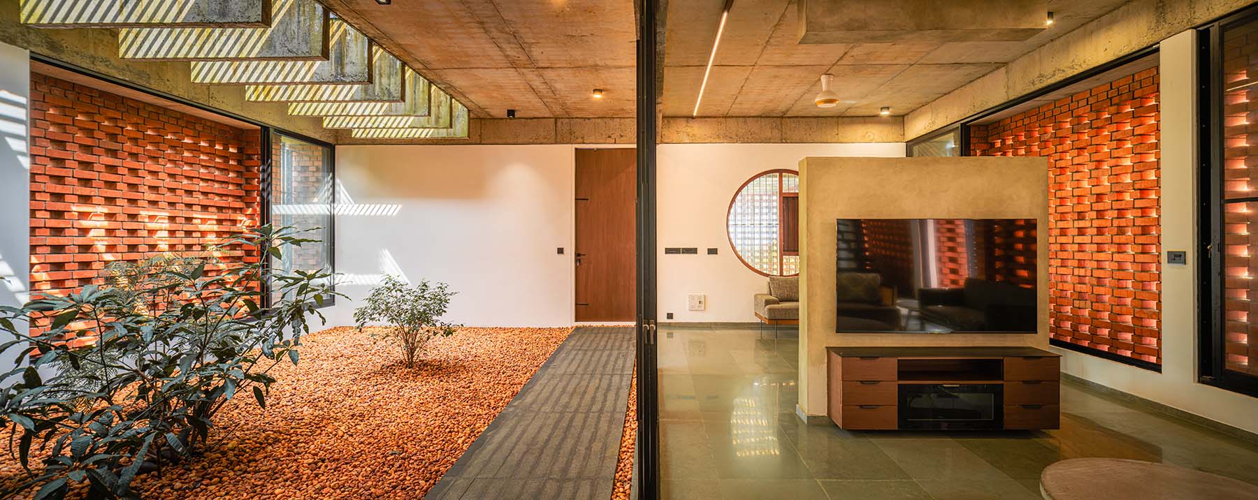 the-house-veiled-in-brick-15