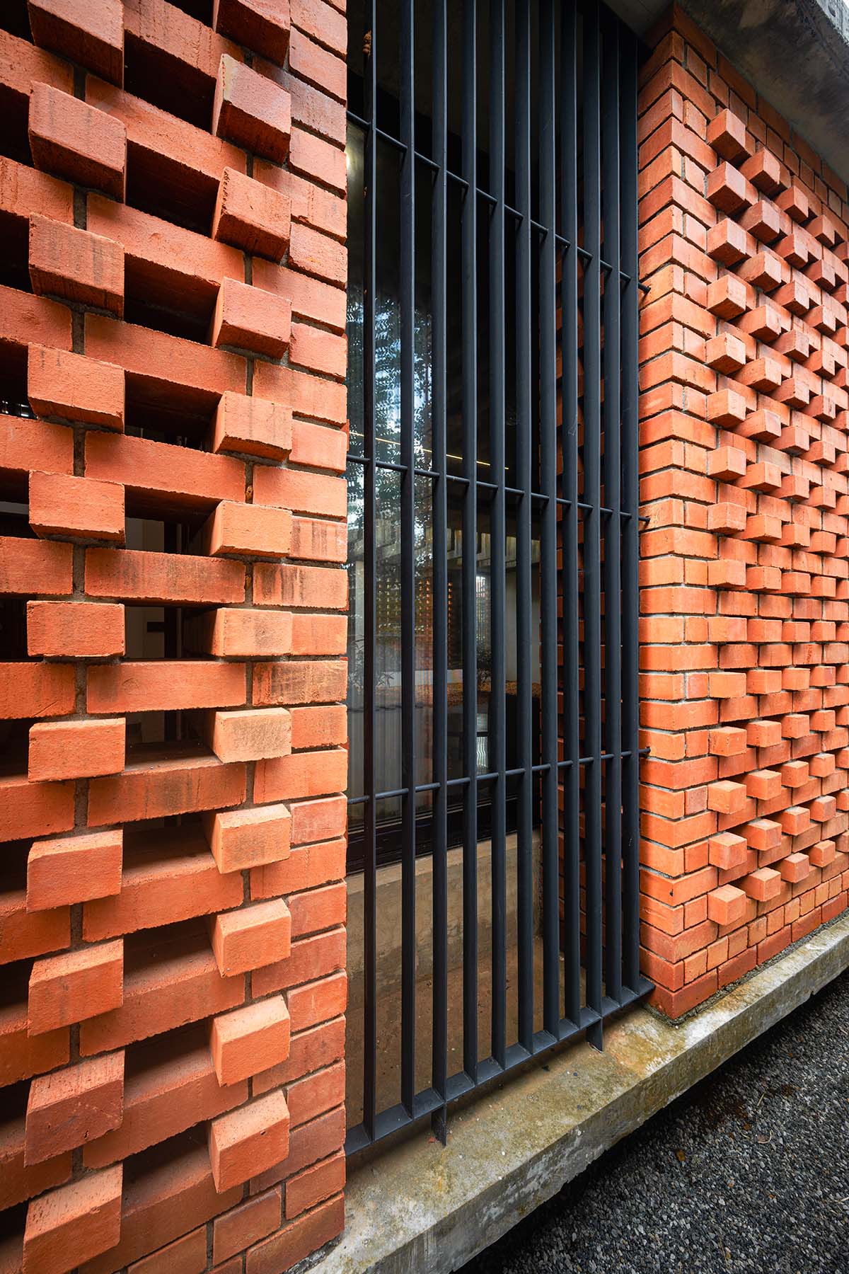 the-house-veiled-in-brick-6