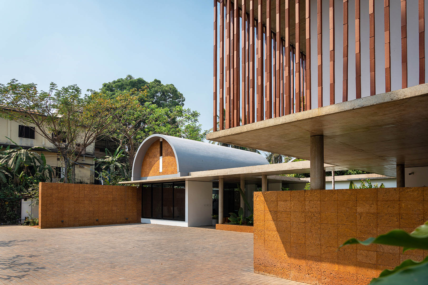 the-stoic-wall-residence-13
