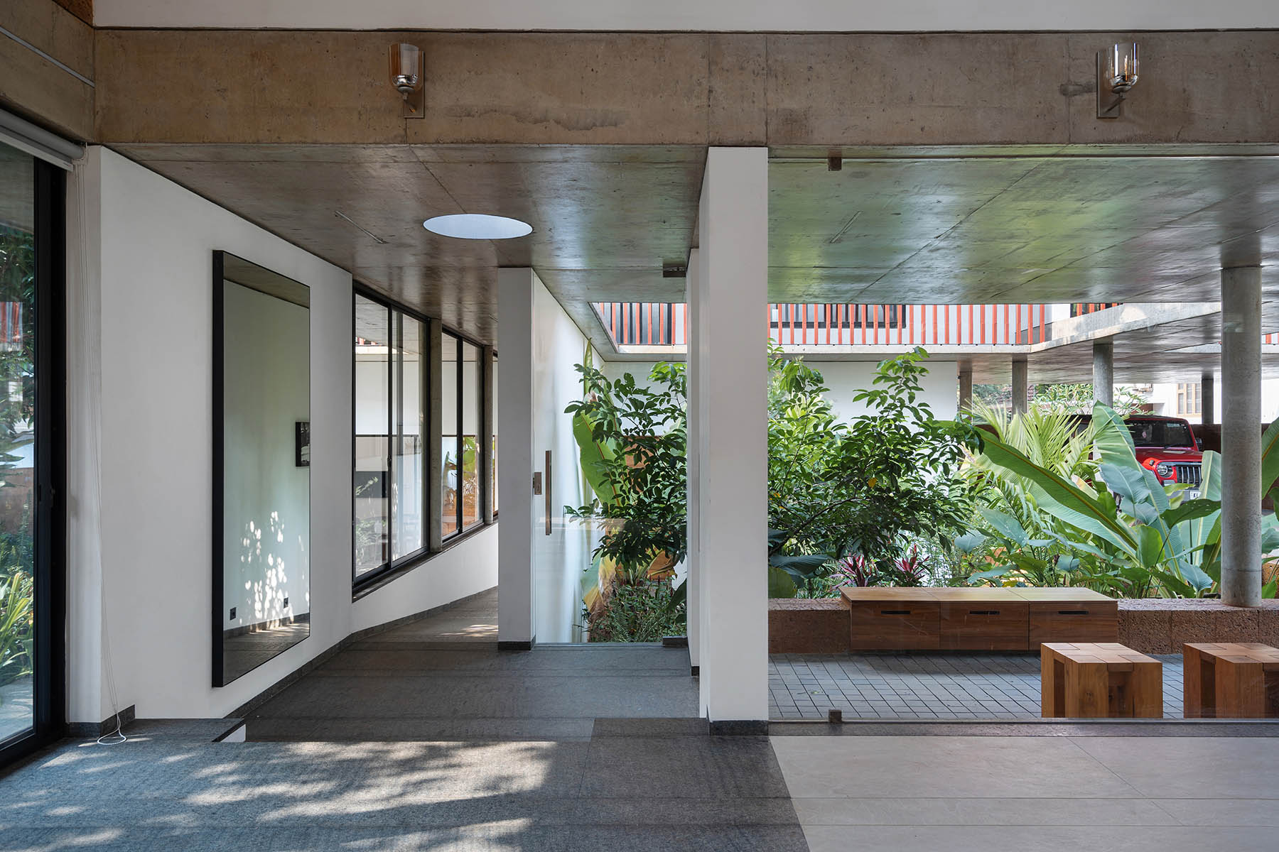 the-stoic-wall-residence-26