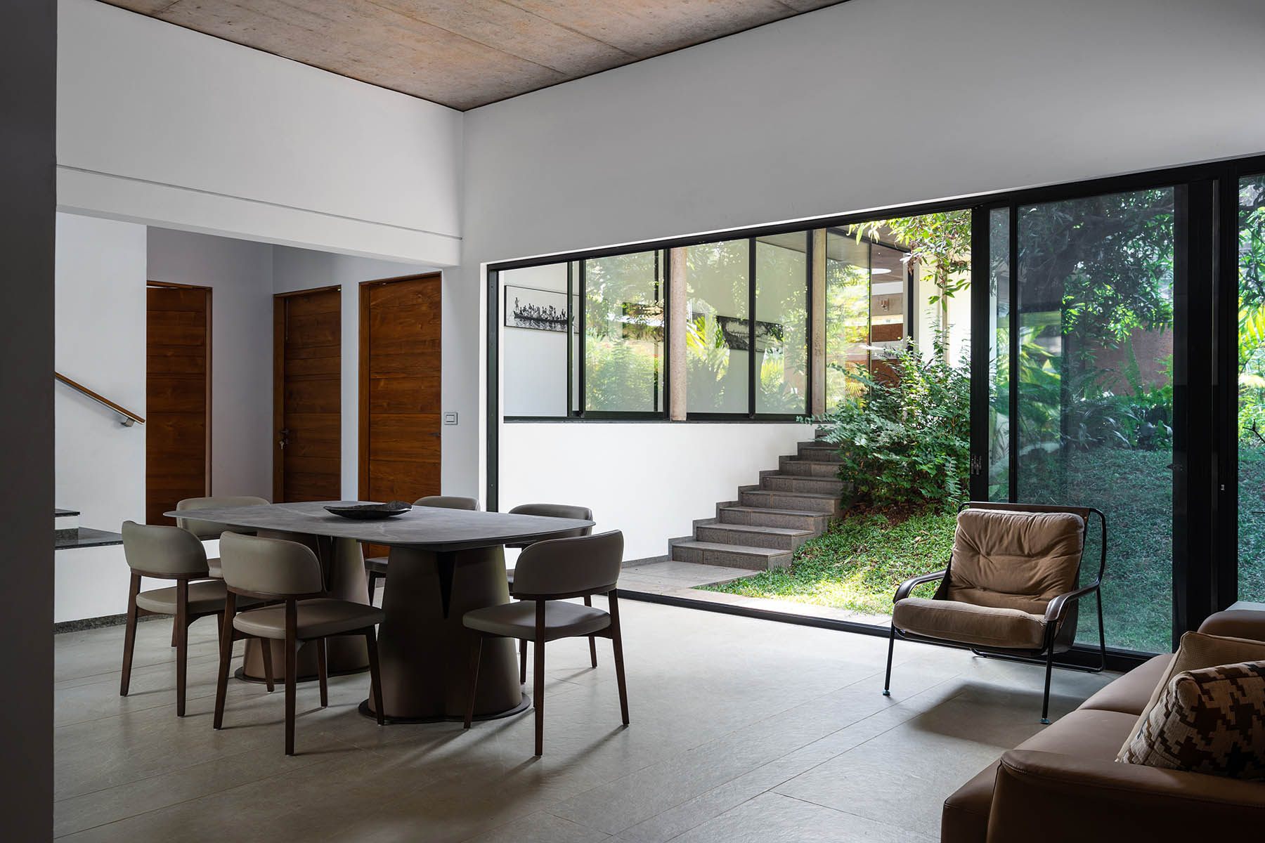 the-stoic-wall-residence-34