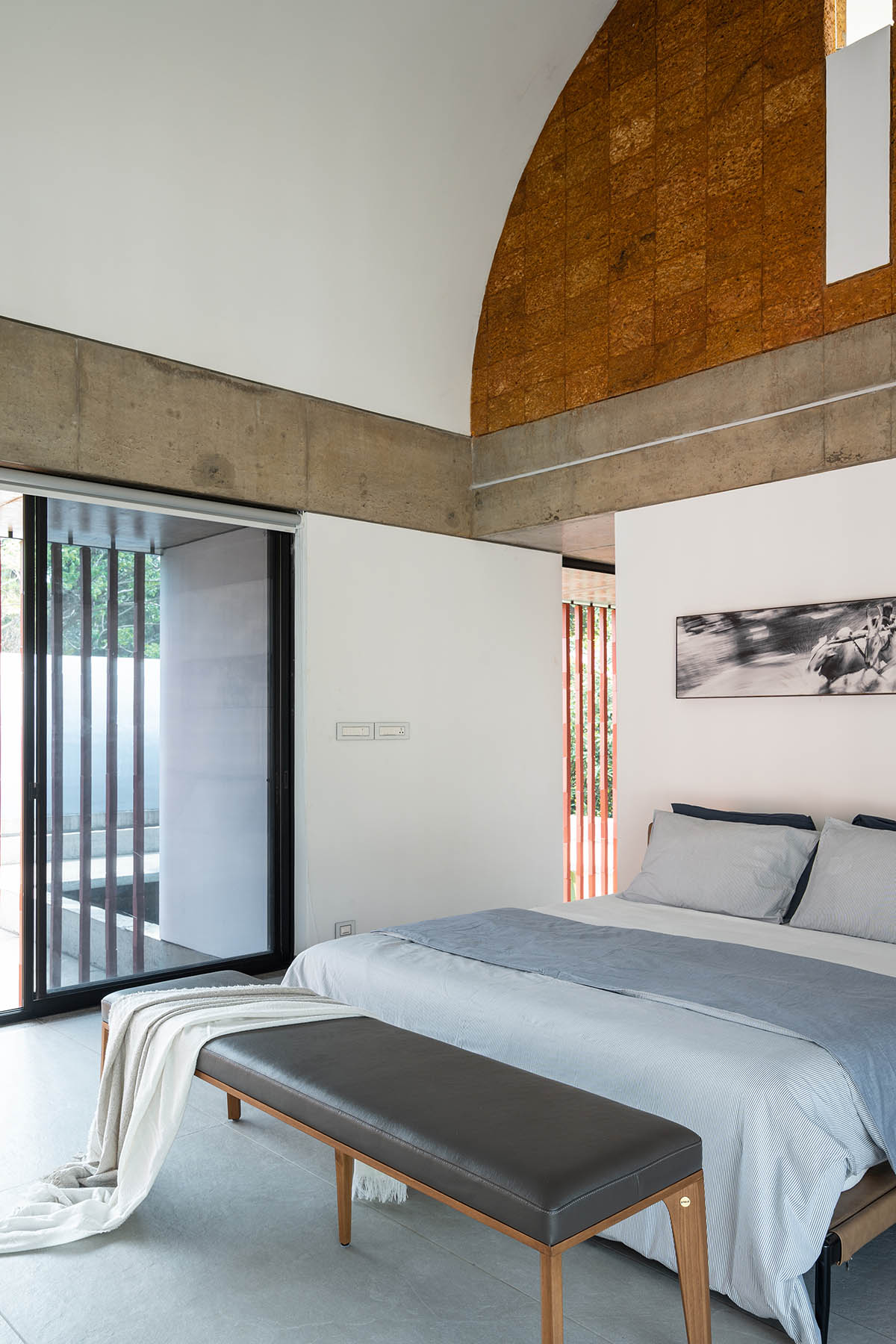 the-stoic-wall-residence-51