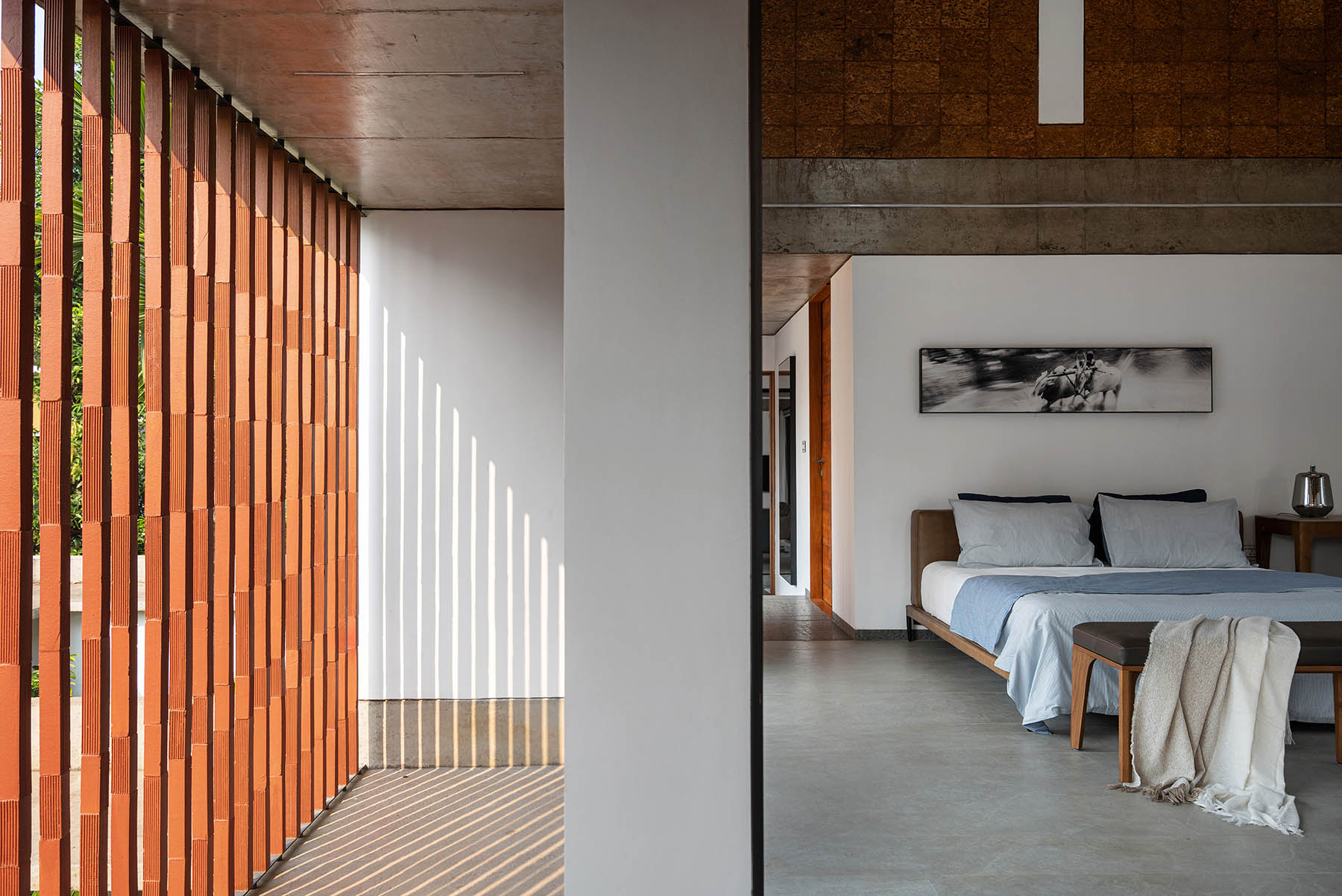 the-stoic-wall-residence-52
