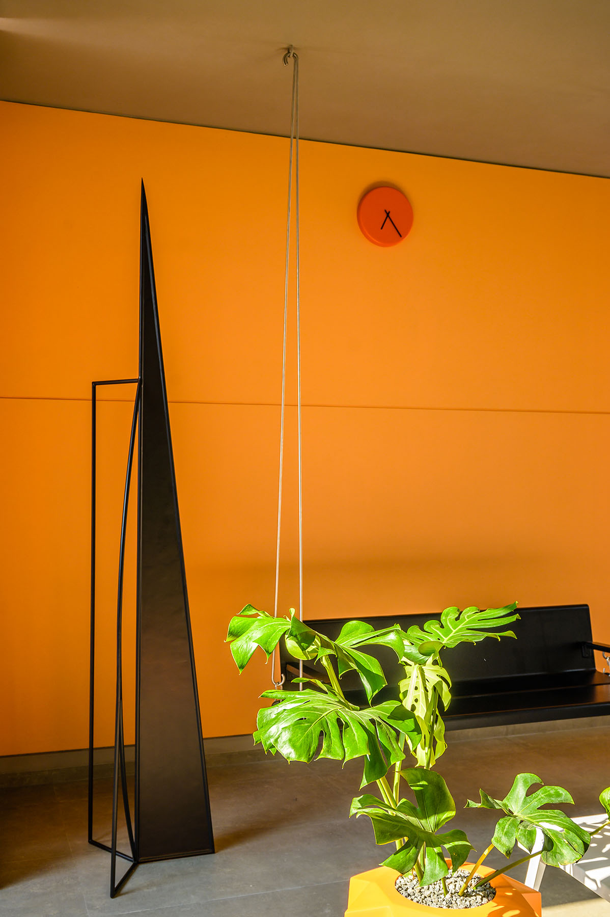 metal-sculpture-for-the-colour-burst-house-4