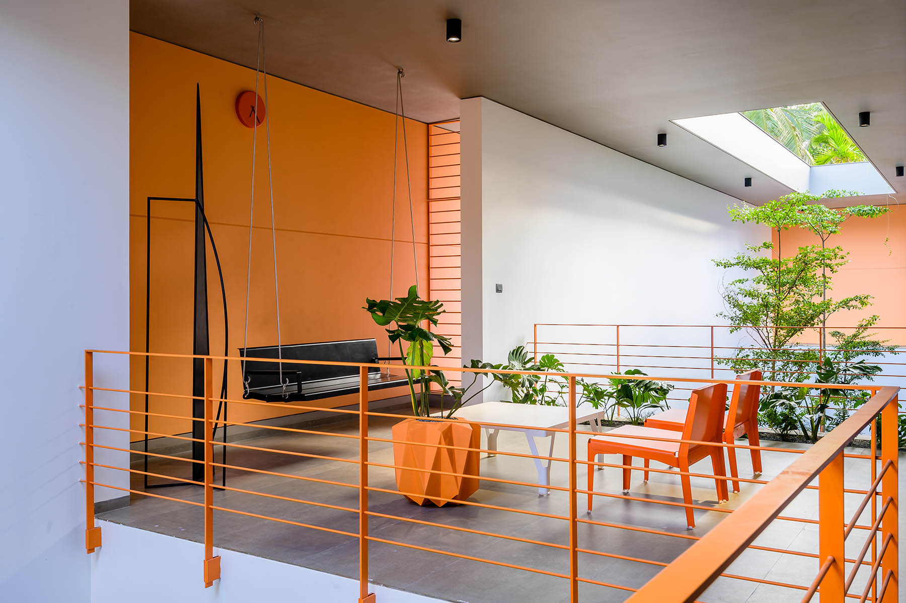 metal-sculpture-for-the-colour-burst-house-5