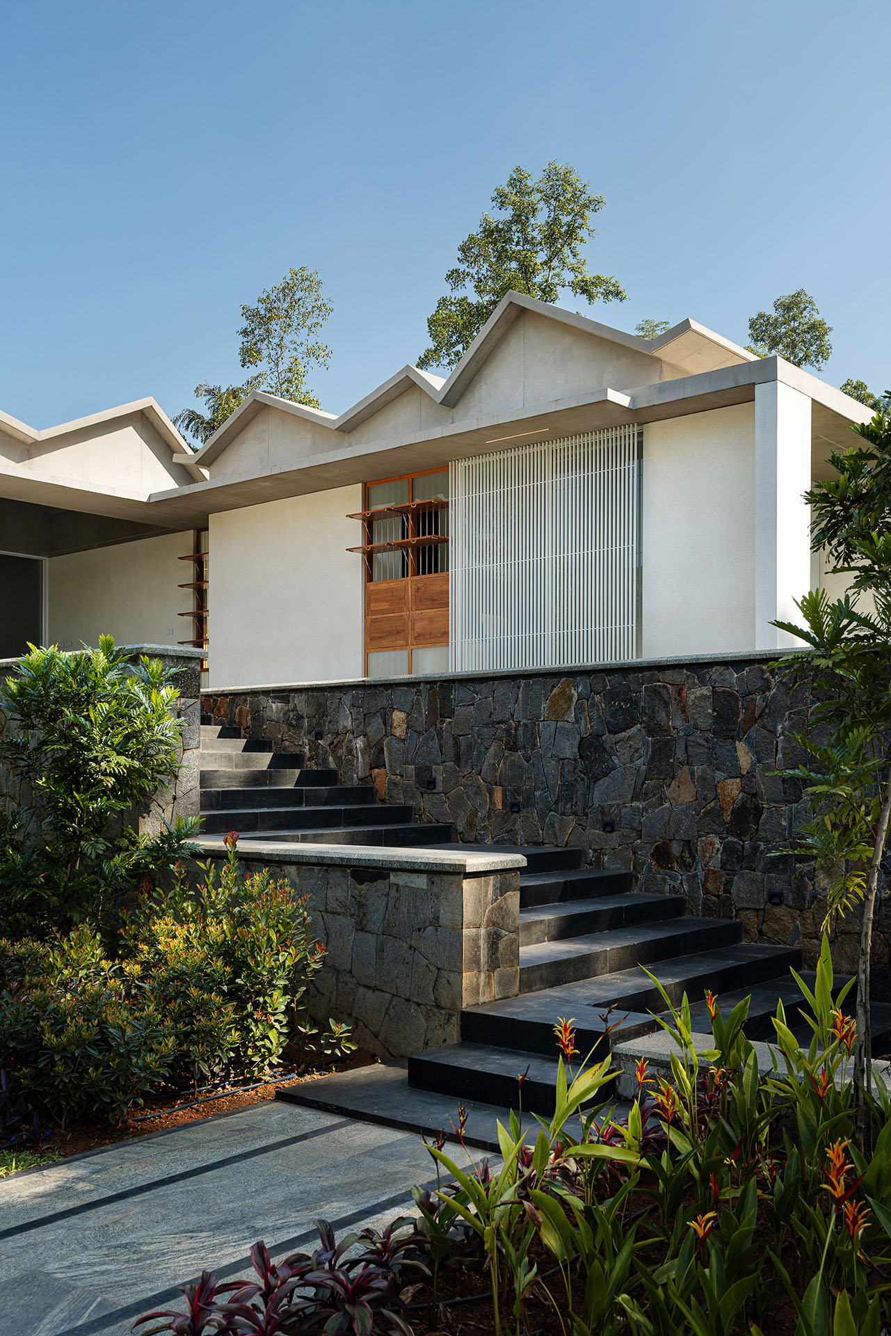 crimped-roof-house-9