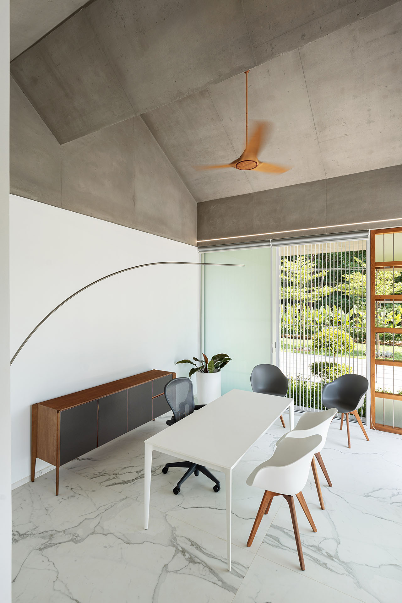 crimped-roof-house-25