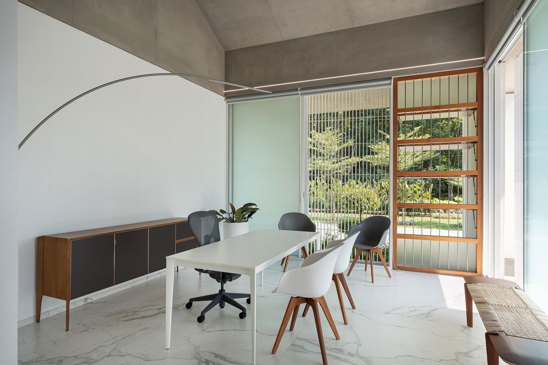 crimped-roof-house-26