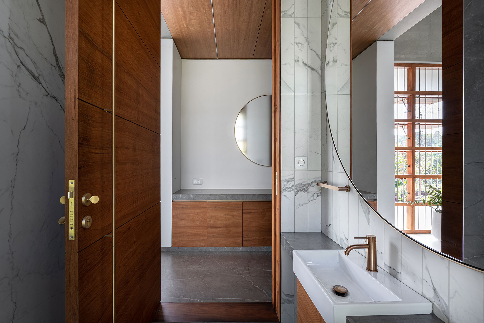 crimped-roof-house-27