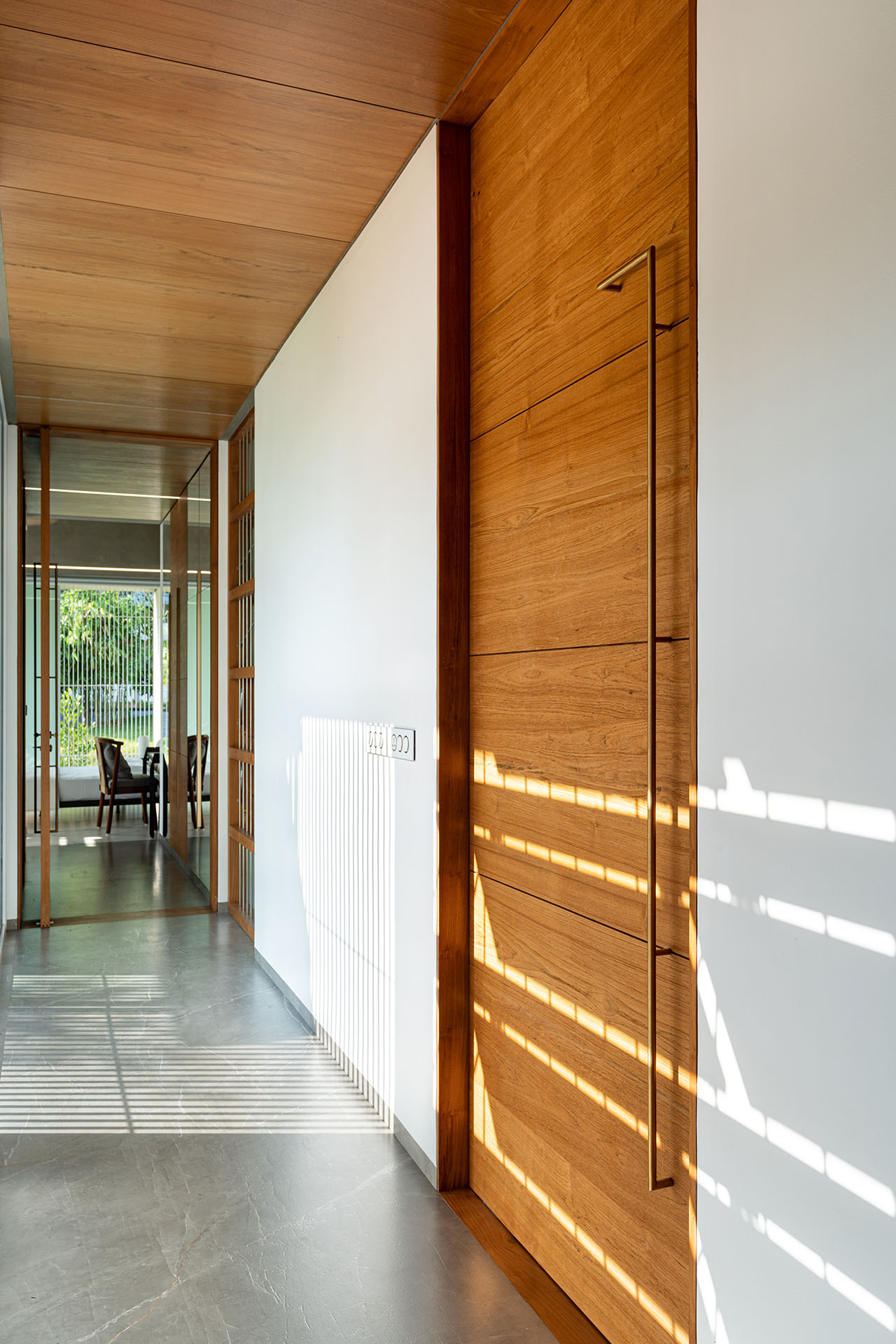 crimped-roof-house-40