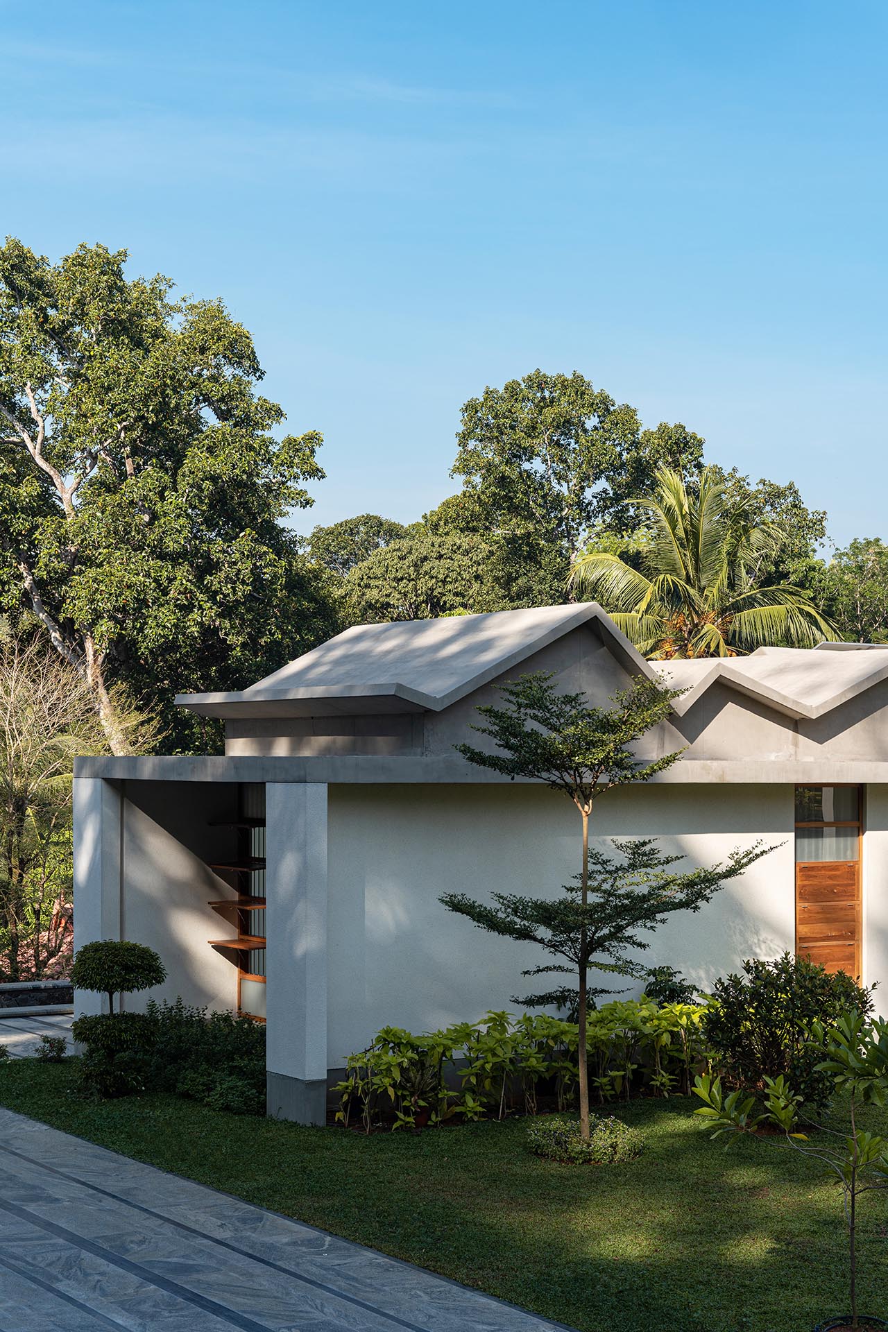 crimped-roof-house-49