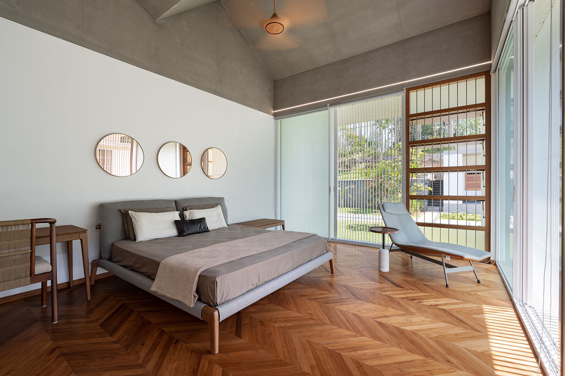 crimped-roof-house-59