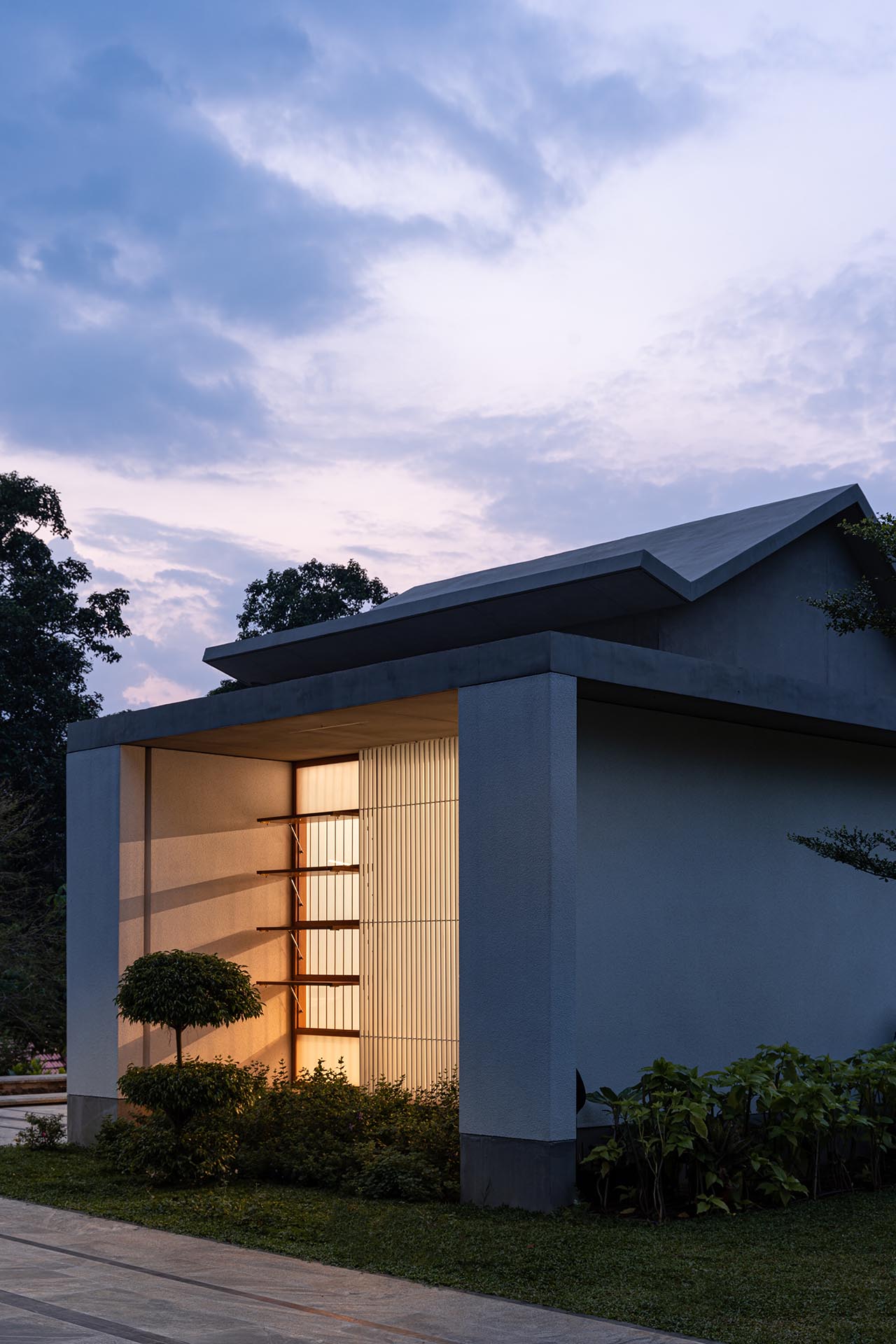 crimped-roof-house-70