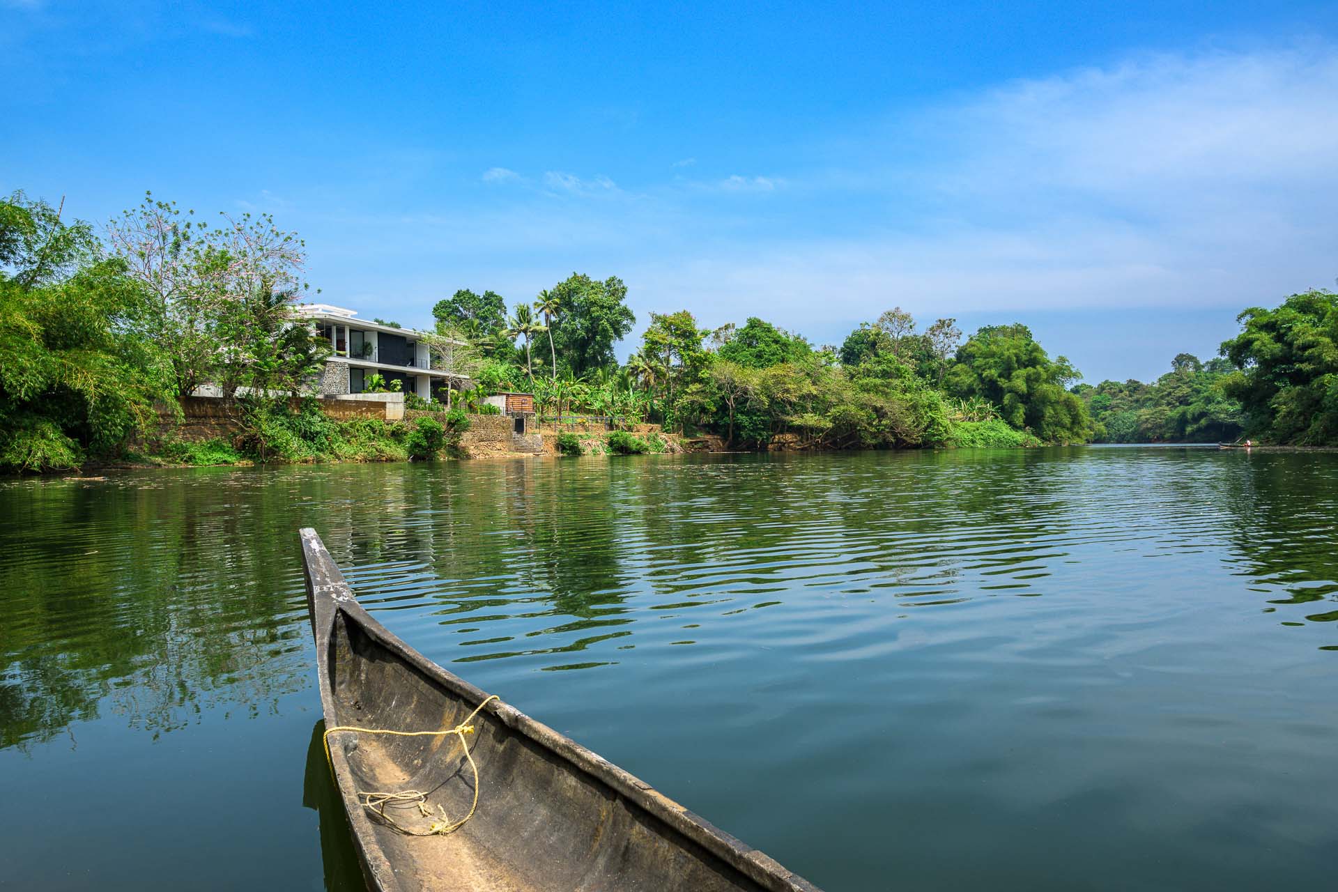 house-that-meets-the-river-3