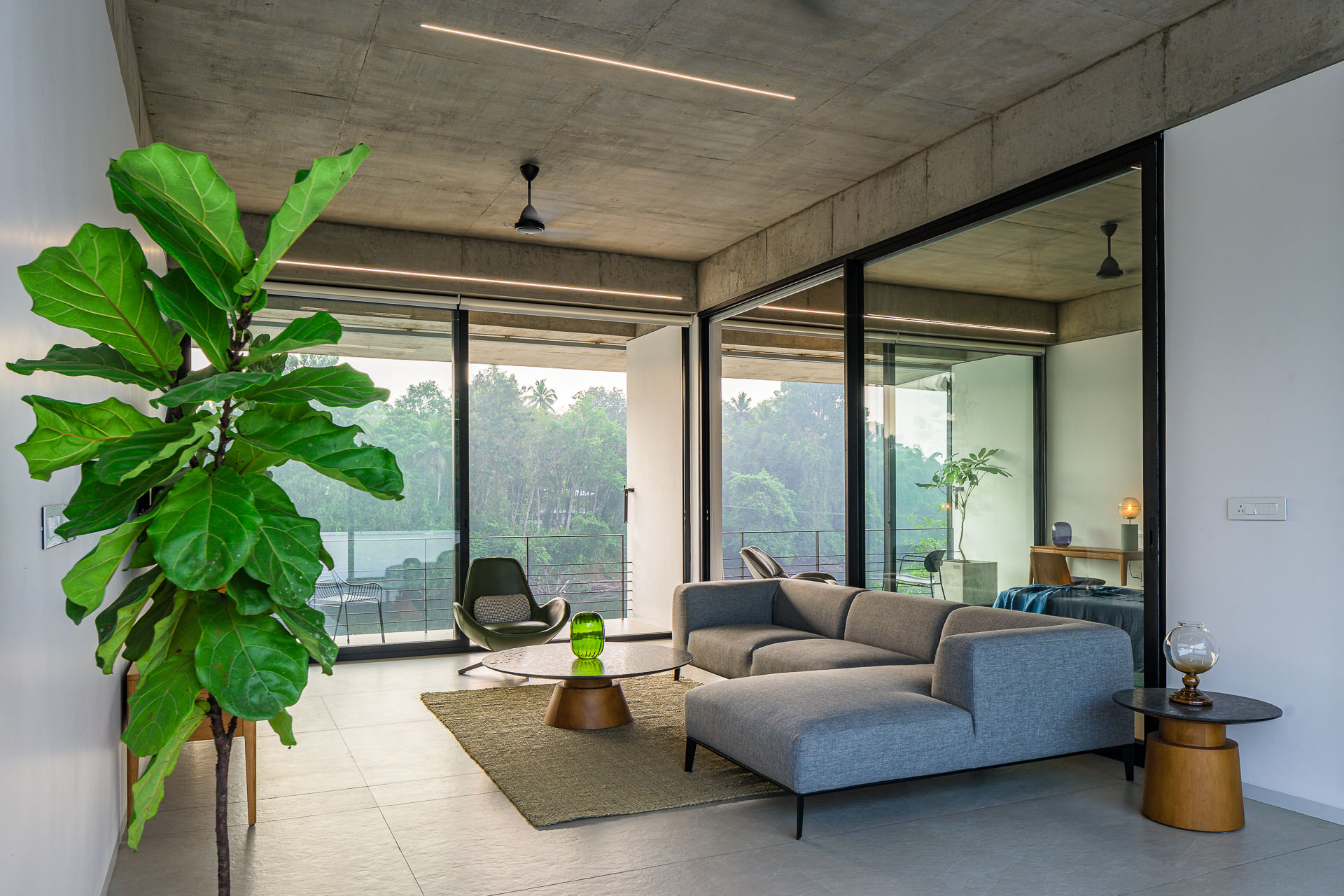 house-that-meets-the-river-91