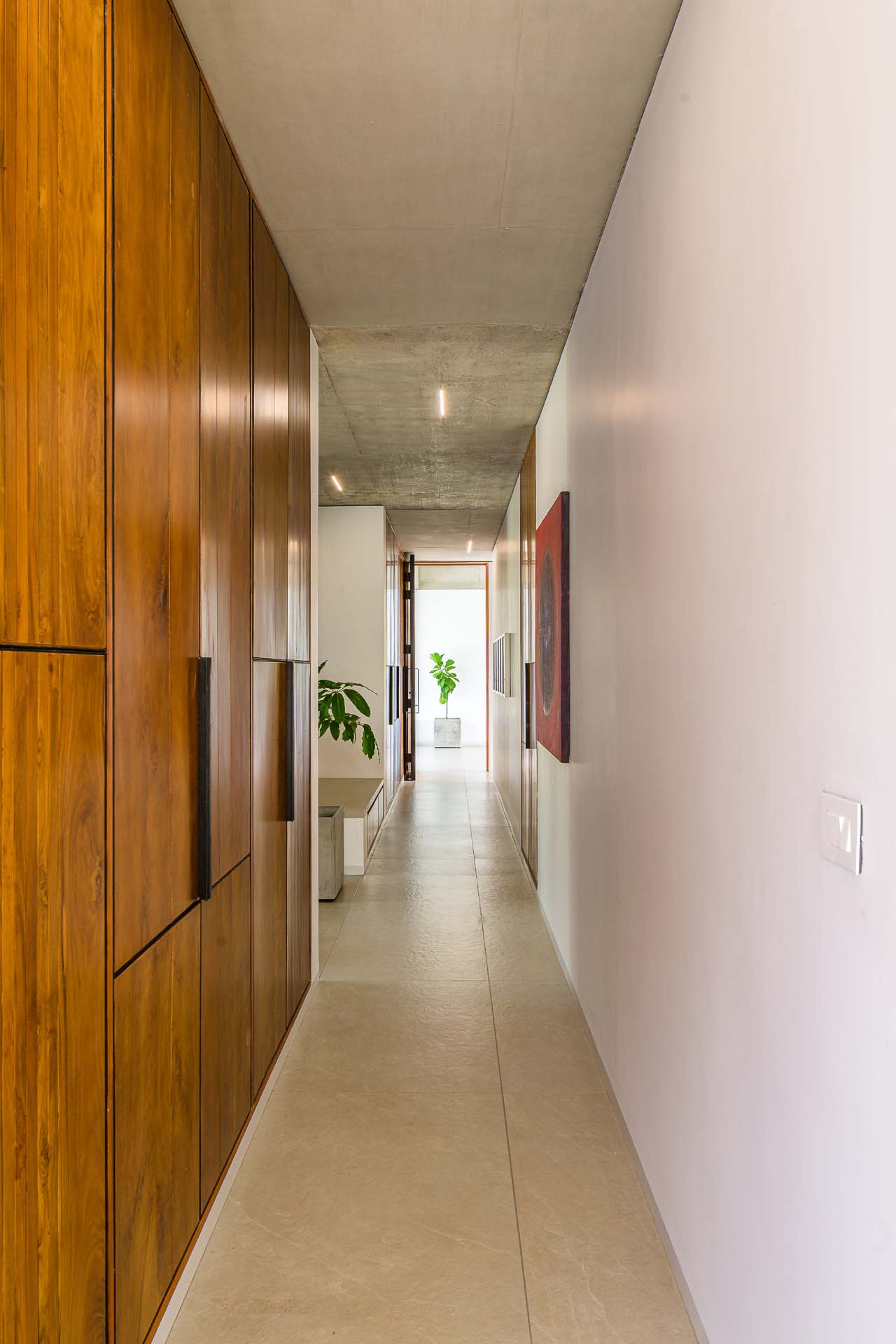 house-that-meets-the-river-97