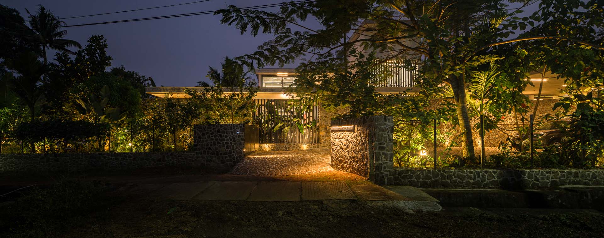 house-that-meets-the-river-101