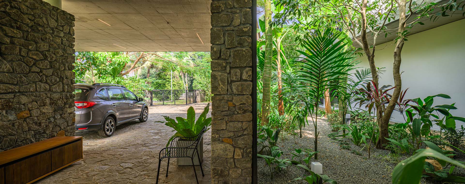 house-that-meets-the-river-16