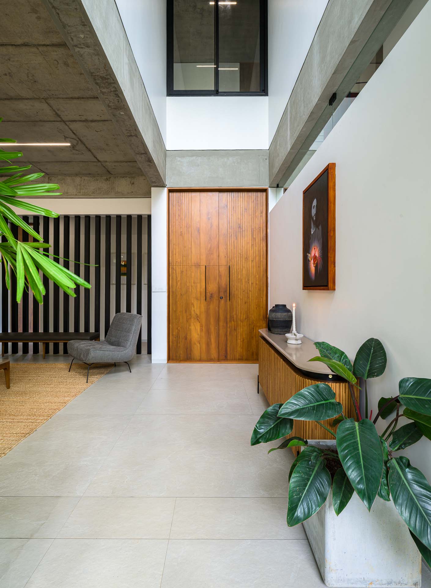 house-that-meets-the-river-23