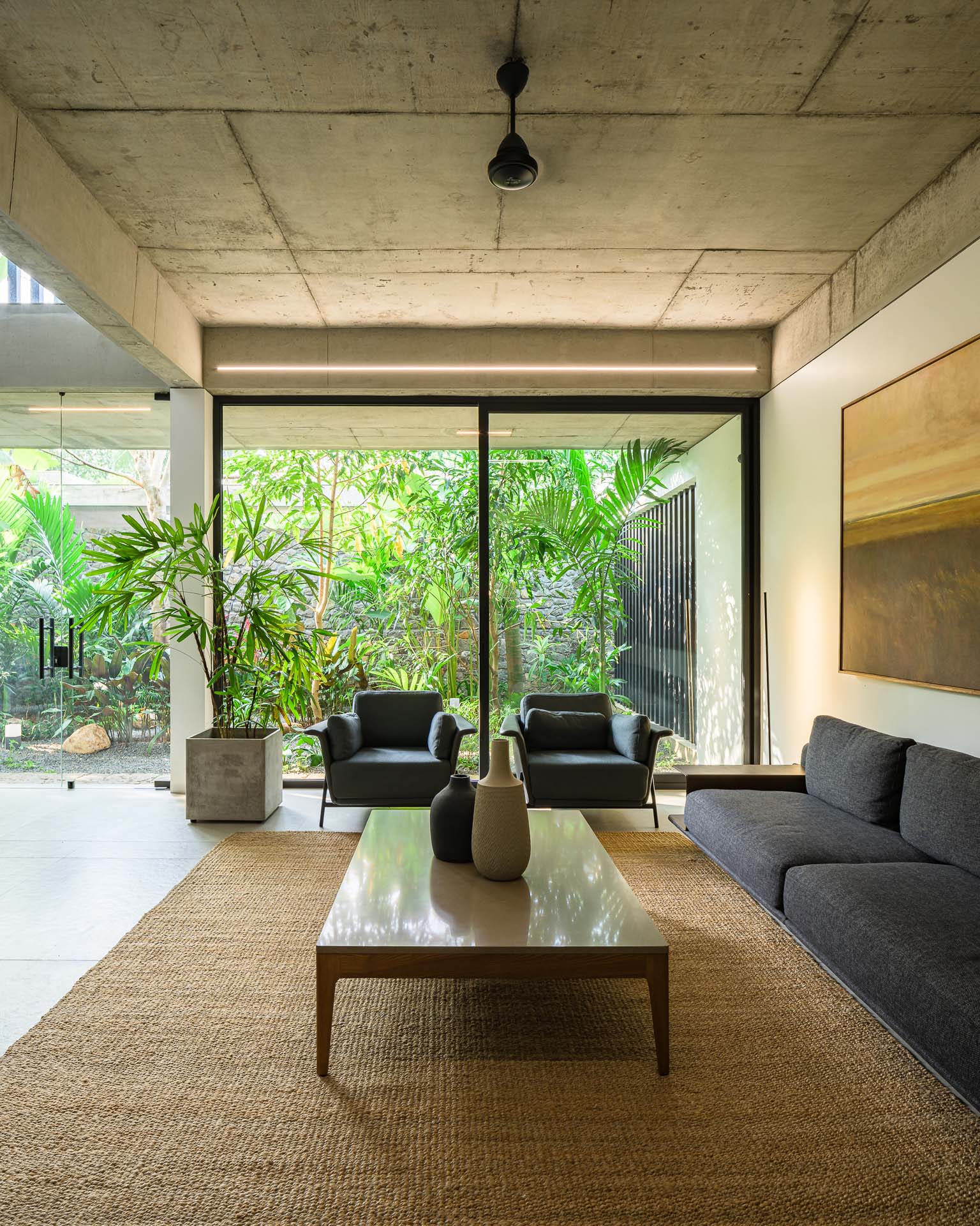 house-that-meets-the-river-25