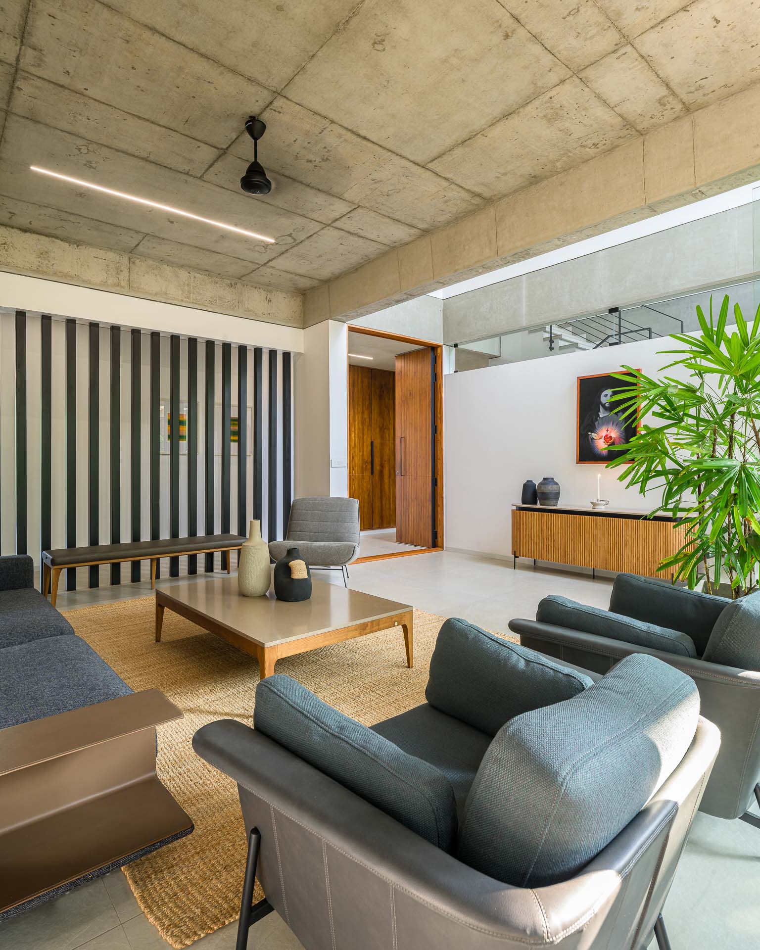 house-that-meets-the-river-28