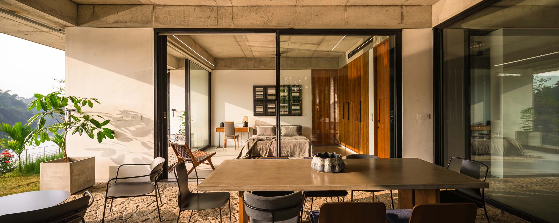 house-that-meets-the-river-44