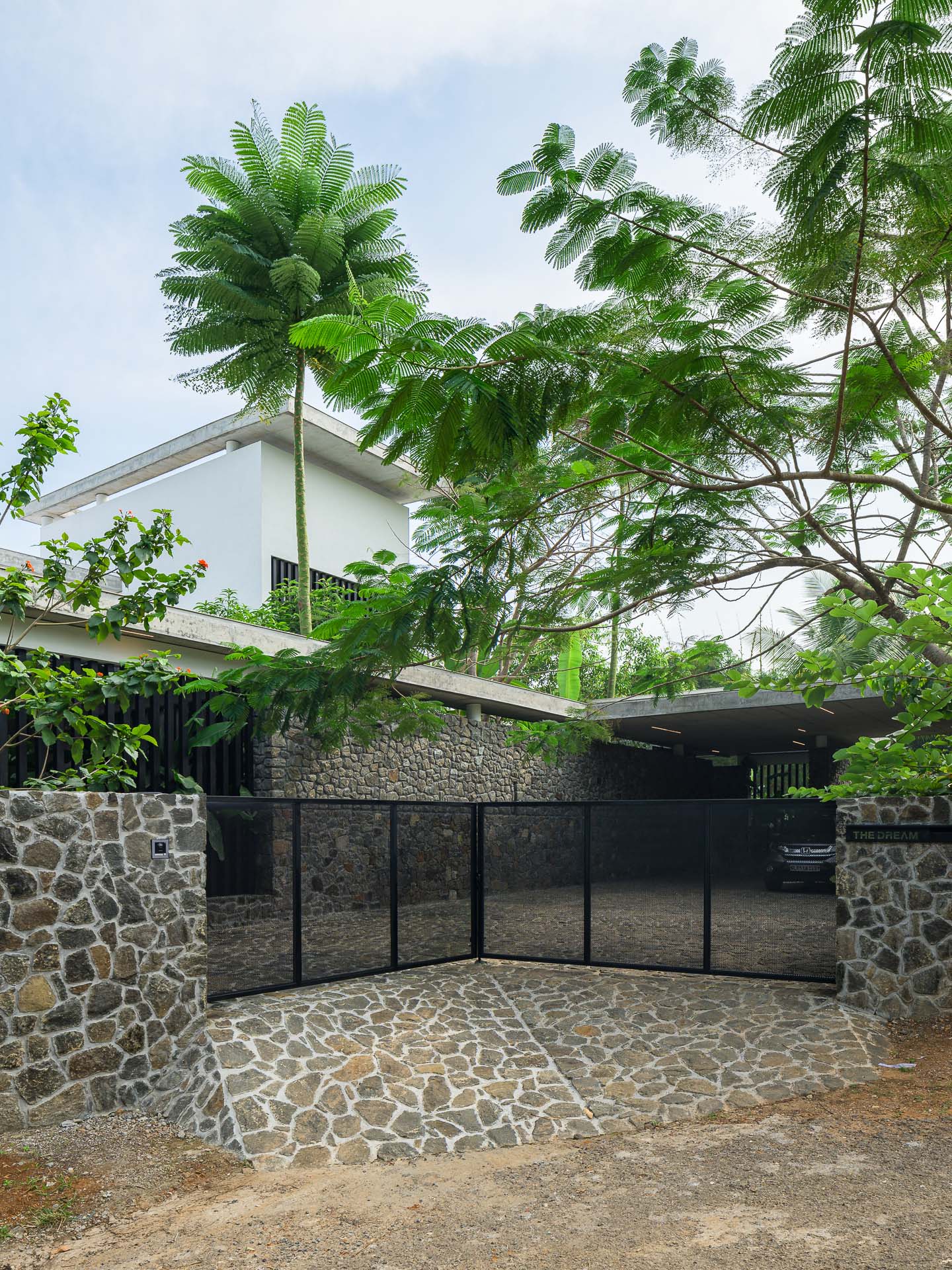 house-that-meets-the-river-8