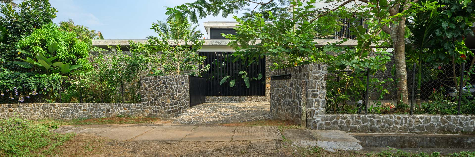 house-that-meets-the-river-9