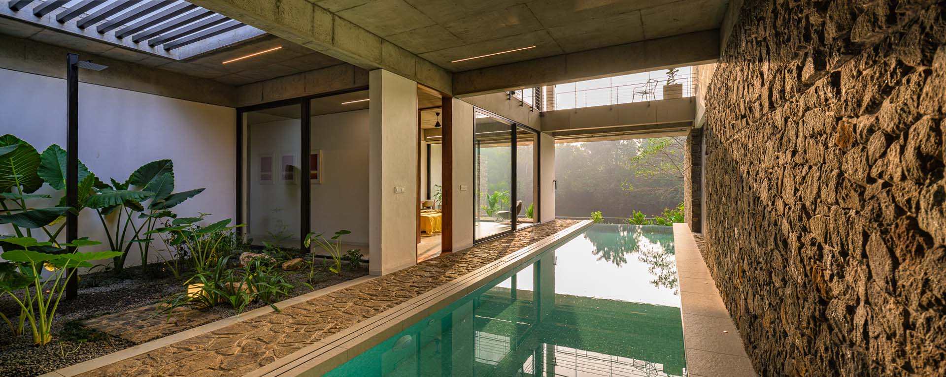 house-that-meets-the-river-69