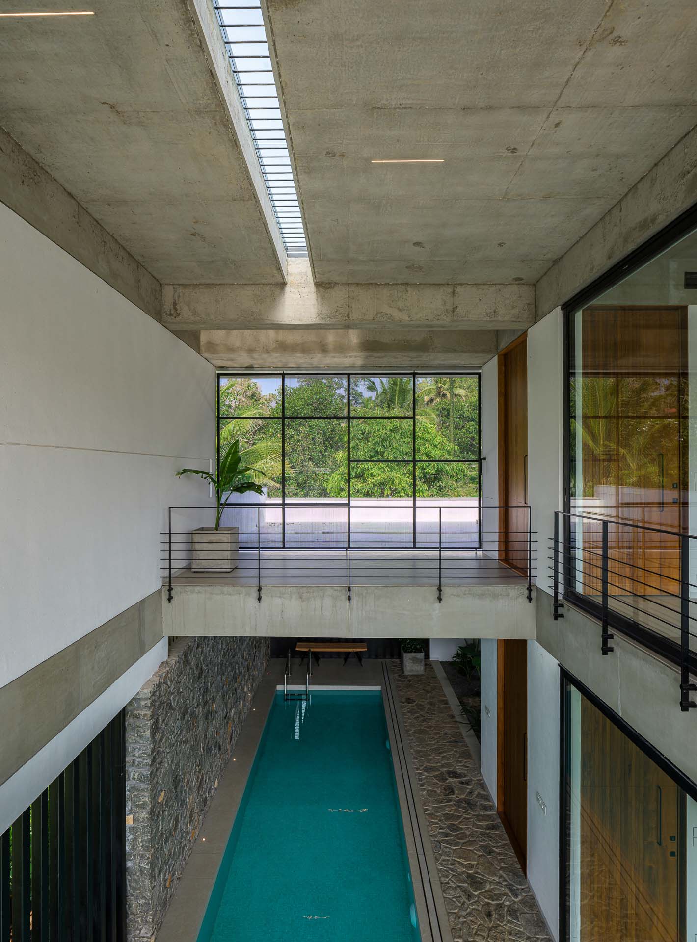 house-that-meets-the-river-76