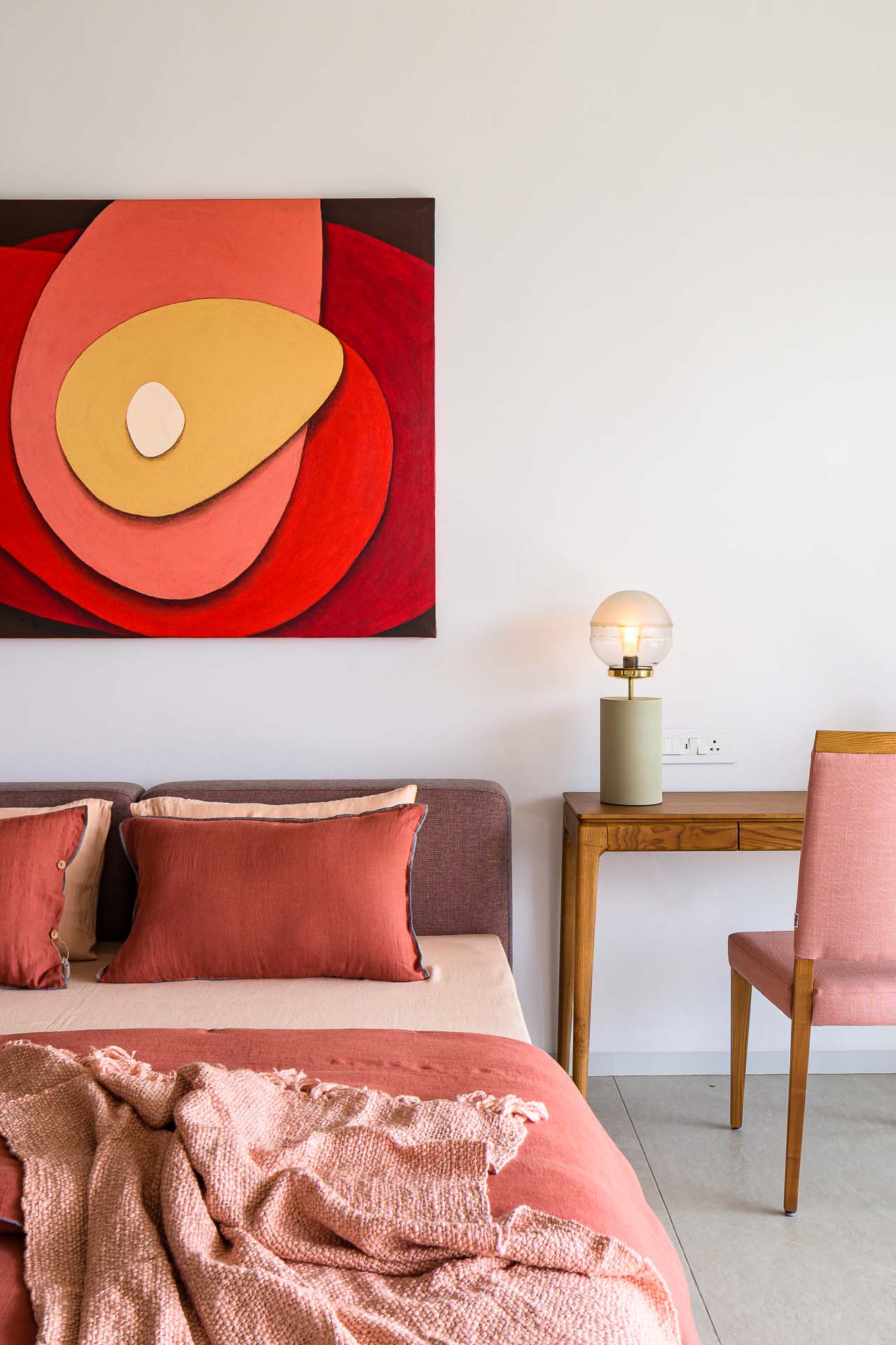 house-that-meets-the-river-79