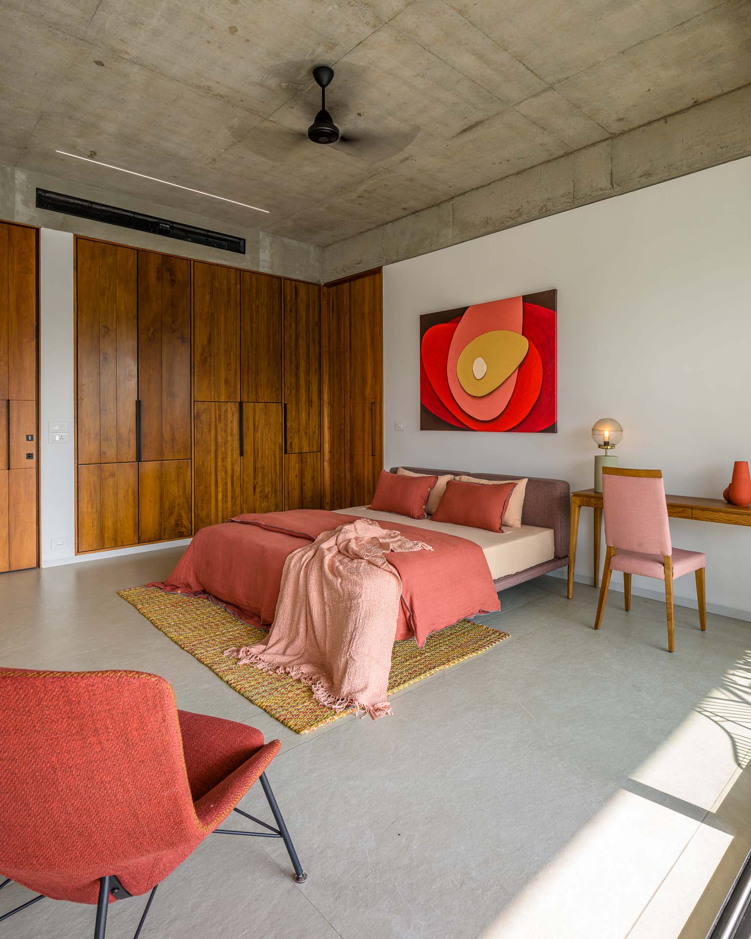 house-that-meets-the-river-80