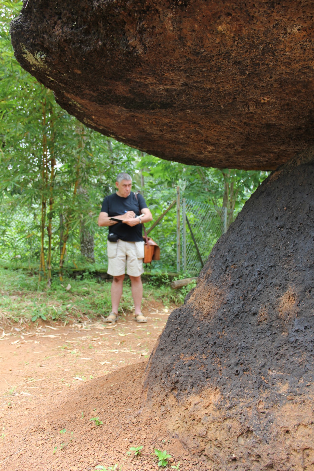 what-silence-teaches-lessons-from-kudakkallu-parambu-16